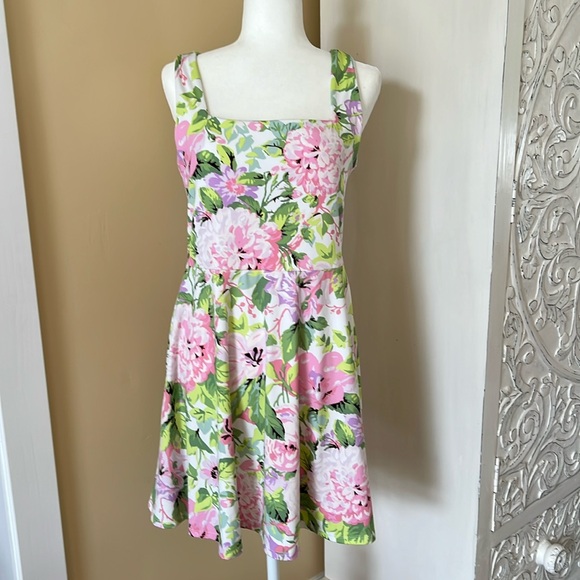 Laura Ashley Dresses & Skirts - NWT Laura Ashley Floral Sports Dress size large